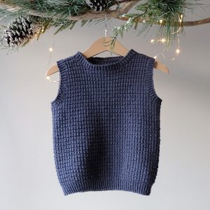 Strikkevest Hugo - garnpakke i Bluum Soft Merino Ull