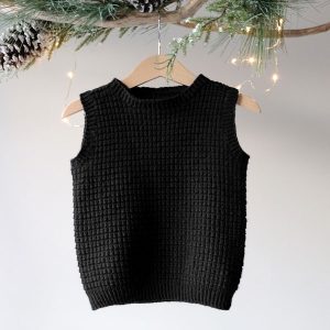 Strikkevest Hugo - garnpakke i Bluum Soft Merino Ull
