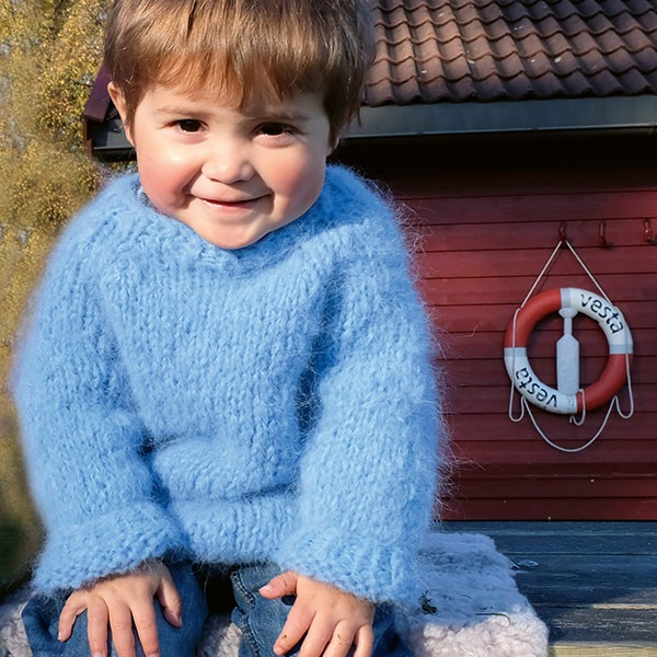 Strikkegenser August - garnpakke fra Bluum i Fnugg