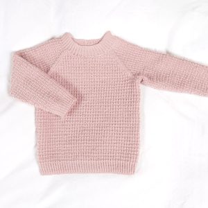 Strikkegenser Hugo med lue flere farger - garnpakke i Bluum Soft Merino Ull