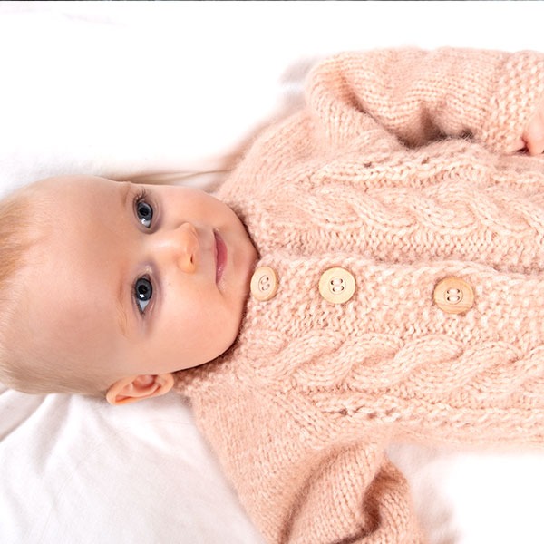 Strikkejakke Flette - garnpakke fra Bluum i Fluffy