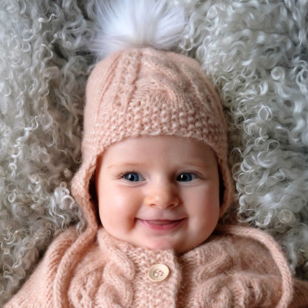 Strikkejakke Flette m/lue - garnpakke fra Bluum i Fluffy