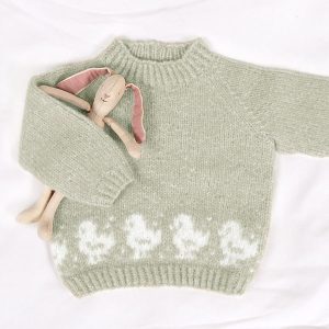 Strikkegenser Lille Kylling m/lue og leggvarmere - garnpakke fra Bluum i Fluffy