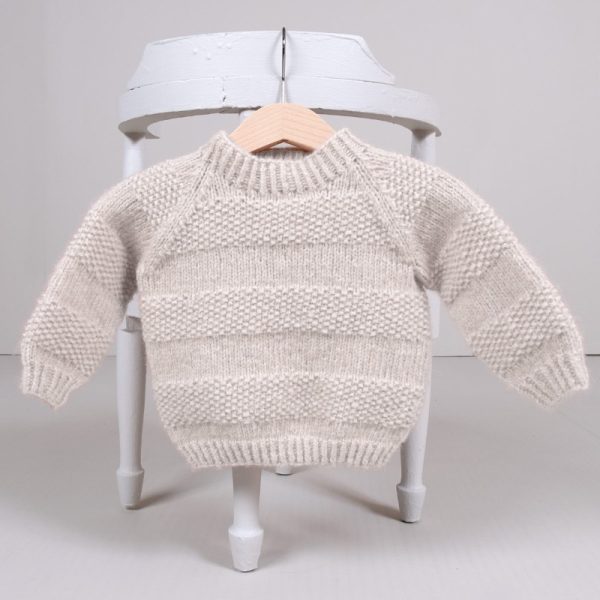 Strikkegenser Lille Spire - garnpakke fra Bluum i Fluffy