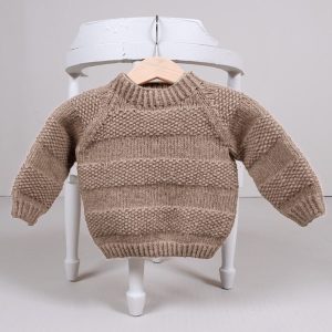 Strikkegenser Lille Spire - garnpakke fra Bluum i Fluffy