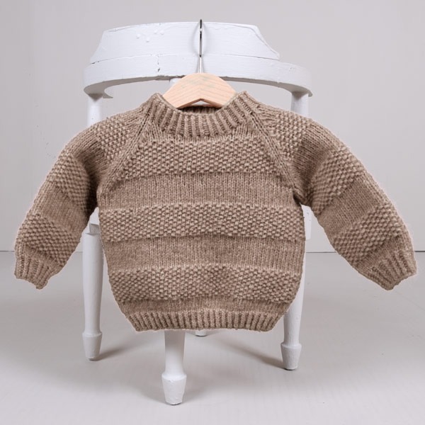 Strikkegenser Lille Spire - garnpakke fra Bluum i Fluffy