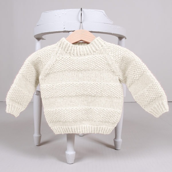 Strikkegenser Lille Spire - garnpakke fra Bluum i Fluffy