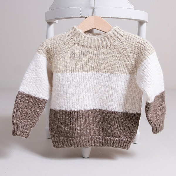 Strikkegenser Vårstriper - garnpakke fra Bluum i Fluffy