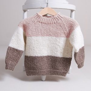 Strikkegenser Vårstriper - garnpakke fra Bluum i Fluffy