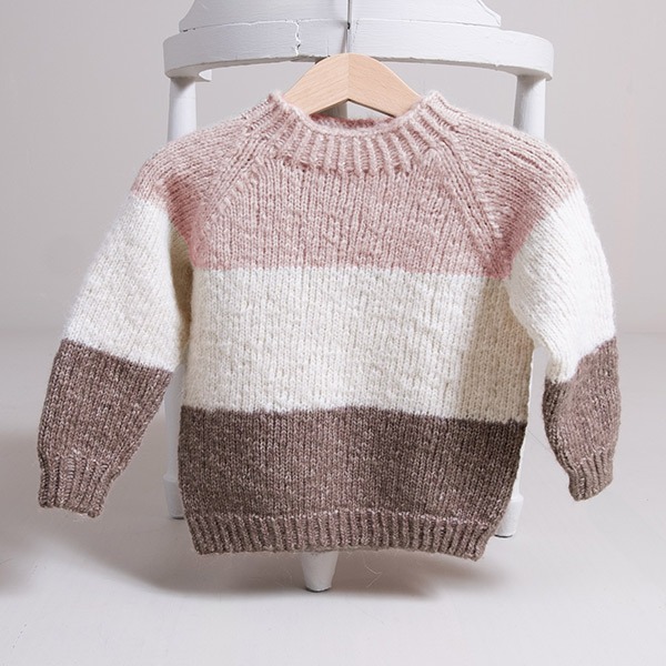 Strikkegenser Vårstriper - garnpakke fra Bluum i Fluffy