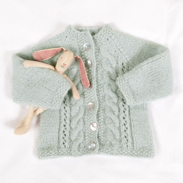 Strikkejakke Flette m/lue - garnpakke fra Bluum i Fluffy