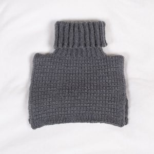 Bluum strikk - Hugo-hals til barn/voksen - gratis strikkeoppskrift