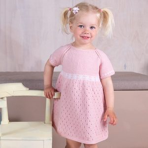 Strikkekjole Alva - garnpakke i Bluum Soft Merino Ull