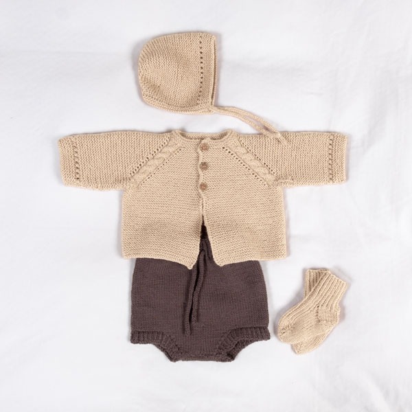 Strikkesett Babysett Kamelia K3 - garnpakke fra Bluum i Sunset in Sahara