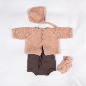 Strikkesett Babysett Kamelia K3 - garnpakke fra Bluum i Sunset in Sahara