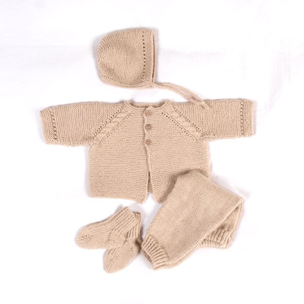 Strikkesett Babysett Kamelia K1 - garnpakke fra Bluum i Sunset in Sahara