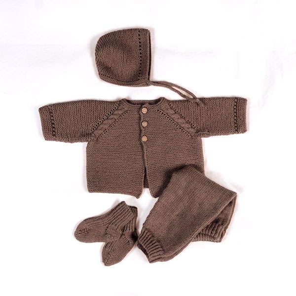 Strikkesett Babysett Kamelia K1 - garnpakke fra Bluum i Sunset in Sahara