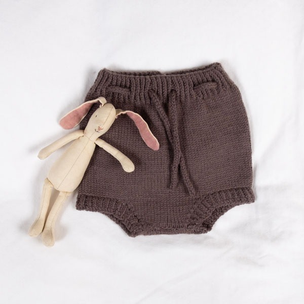 Strikkesett Babysett Kamelia K3 - garnpakke fra Bluum i Sunset in Sahara