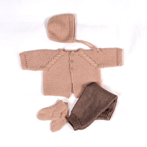 Strikkesett Babysett Kamelia K4 - garnpakke fra Bluum i Sunset in Sahara