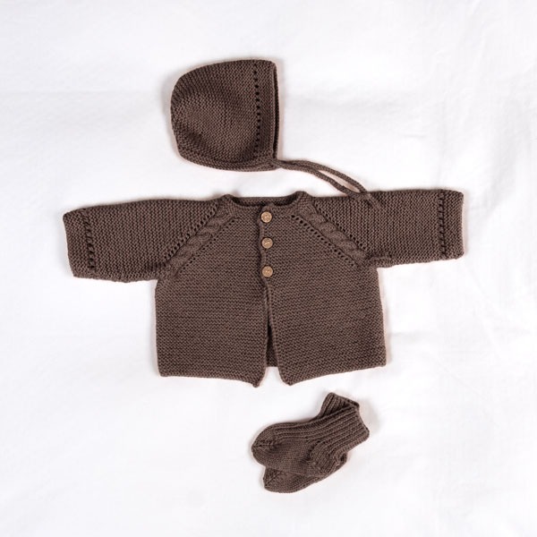 Strikkesett Babysett Kamelia K2 - garnpakke fra Bluum i Sunset in Sahara