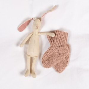 Strikkesett Babysett Kamelia K3 - garnpakke fra Bluum i Sunset in Sahara