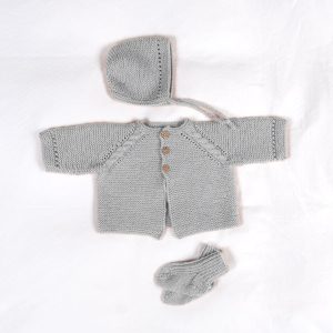 Strikkesett Babysett Kamelia K2 - garnpakke fra Bluum i Sunset in Sahara