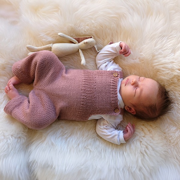 Strikkesett Rille m/bukse og kyse - garnpakke i Bluum Pure Eco Baby Wool