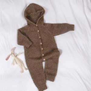 Strikkedress med hette - garnpakke fra Bluum i Fluffy