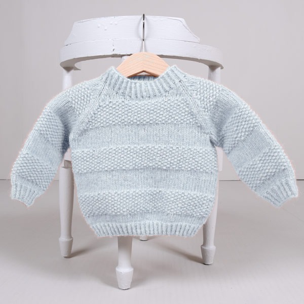 Strikkegenser Lille Spire - garnpakke fra Bluum i Fluffy