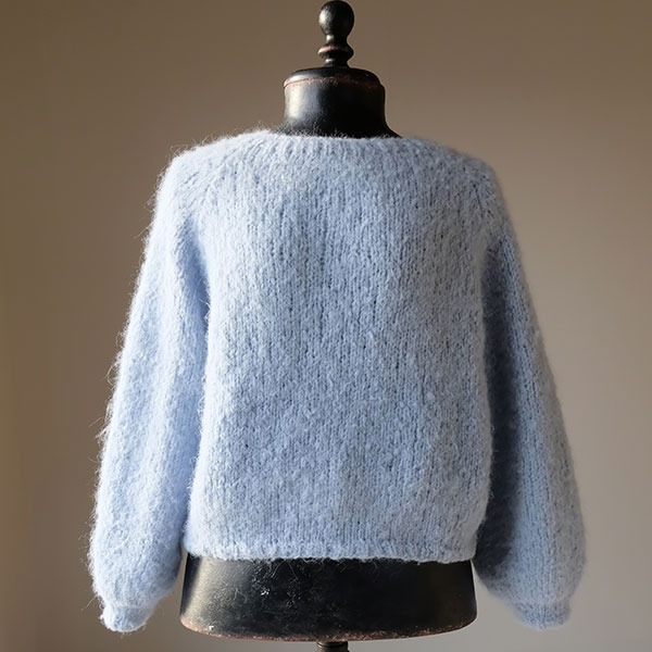 Strikkegenser Martine til dame - garnpakke fra Bluum i Fnugg