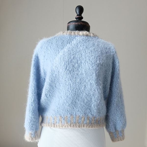 Strikkegenser Strå til dame - garnpakke fra Bluum i Fnugg