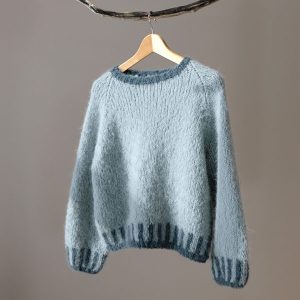 Strikkegenser Strå til dame - garnpakke fra Bluum i Fnugg