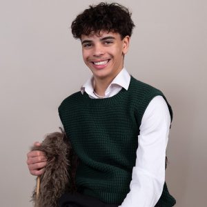 Strikkevest Robin til herre Flaskegrønn - garnpakke i Bluum Soft Merino Ull