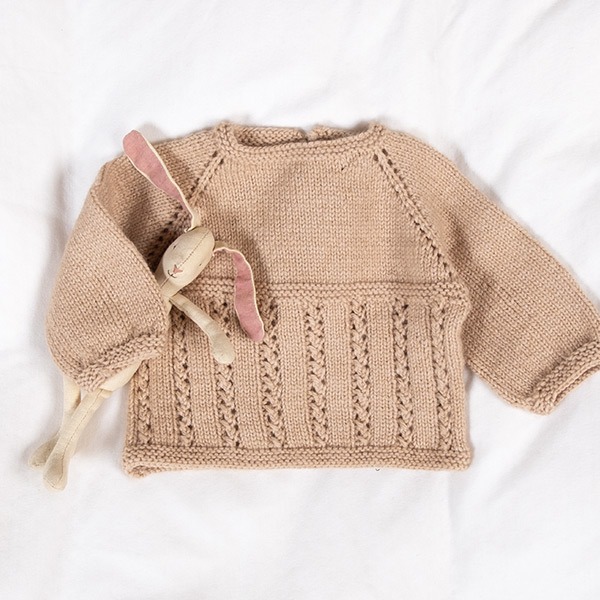 Strikkegenser Kamilla - garnpakke fra Bluum i Sunset in Sahara