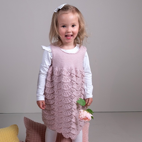 Strikkekjole Bølge - garnpakke i Bluum Pure Eco Baby Ull