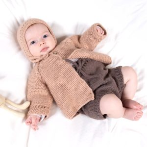 Strikkesett Kamelia med bleiebukse - garnpakke fra Bluum i Sunset in Sahara