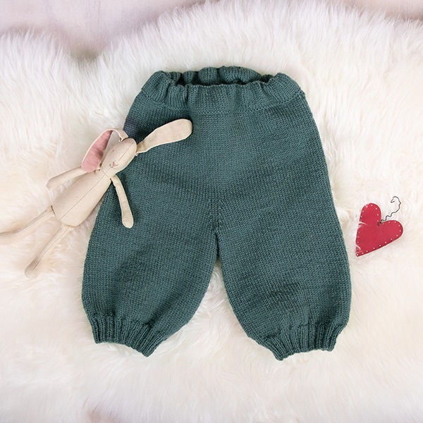 Strikkesett Julevest 5 frg m/nikkers og nisselue - garnpakke i Bluum Soft Merino Ull