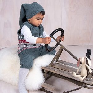 Strikkesett Julevest 5 frg m/nikkers og nisselue - garnpakke i Bluum Soft Merino Ull