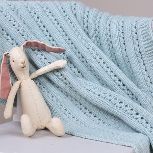 Strikk Vognteppe Ida - garnpakke i Bluum Soft Merino Ull