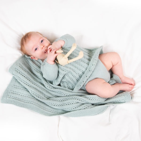 Strikk Vognteppe Ida - garnpakke i Bluum Soft Merino Ull