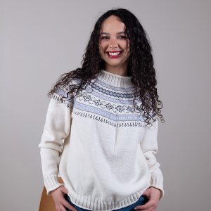 Strikkegenser Ingrid til dame - garnpakke i Bluum Soft Merino Ull