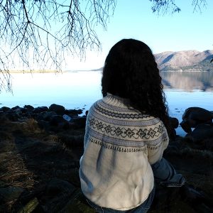 Strikkegenser Ingrid til dame - garnpakke i Bluum Soft Merino Ull