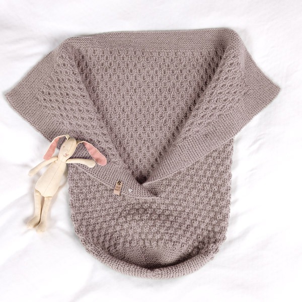 Strikk Kosepose Hompetitten - garnpakke i Bluum Pure Eco Baby Wool