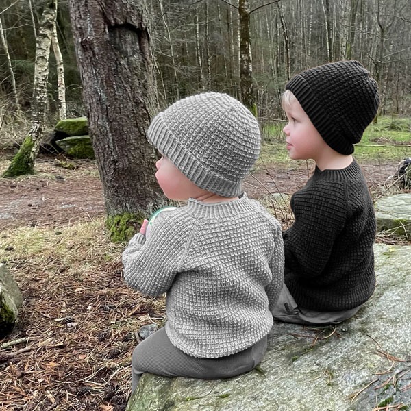 Strikkegenser Hugo med lue flere farger - garnpakke i Bluum Soft Merino Ull