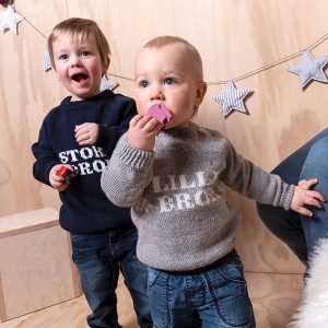 Strikkegenser Storebror - garnpakke i Bluum Pure Eco Baby Wool