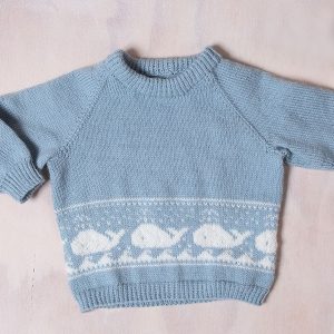 Strikkegenser Hval - garnpakke i Bluum Pure Eco Baby Wool