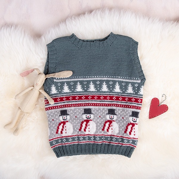 Strikkesett Julevest 5 frg m/skjørt og nisselue - garnpakke i Bluum Soft Merino Ull