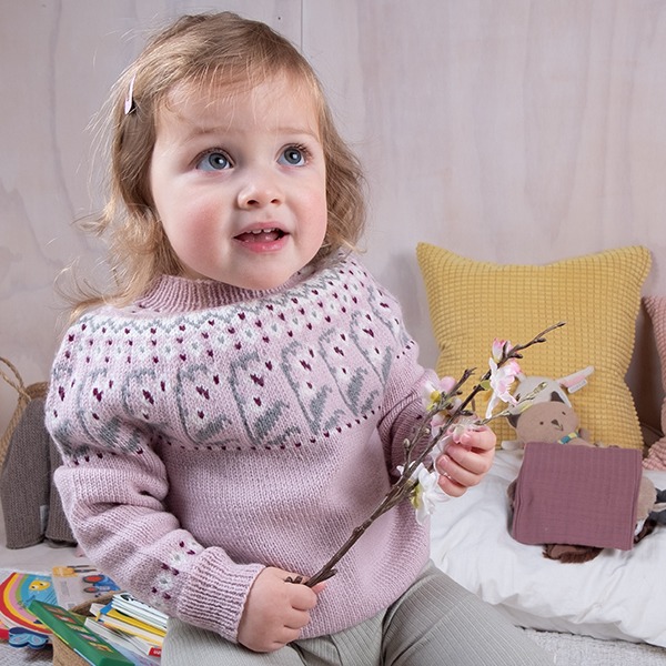 Strikkegenser Klokkeblomst - garnpakke i Bluum Pure Eco Baby Wool
