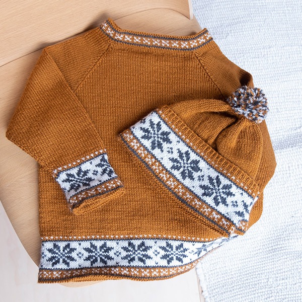 Strikkesett Åttebladsrose genser med lue - garnpakke i Bluum Pure Eco Baby Wool