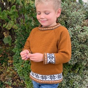Strikkesett Åttebladsrose genser med lue - garnpakke i Bluum Pure Eco Baby Wool